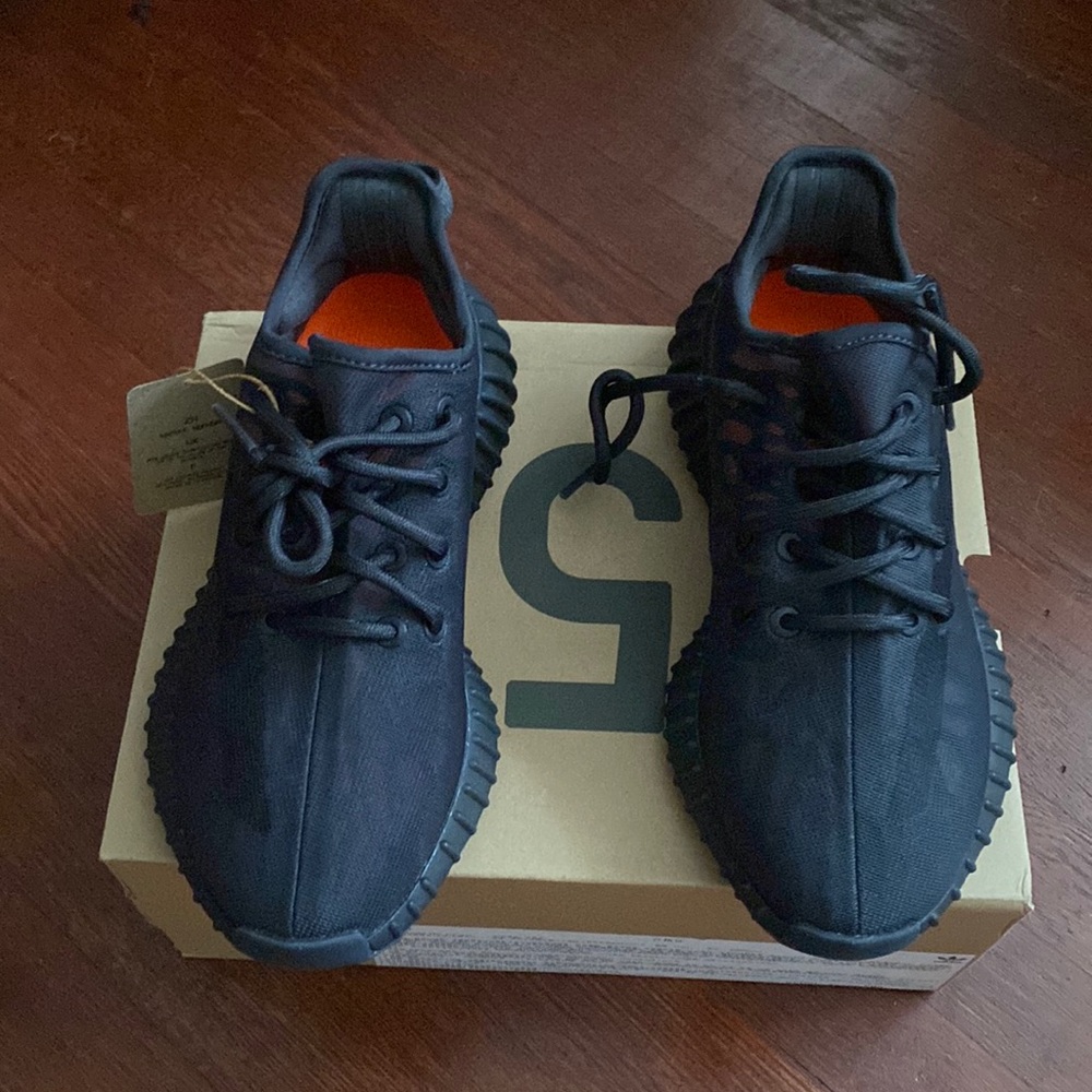 Yeezy Boost 350 V2 by Adidas